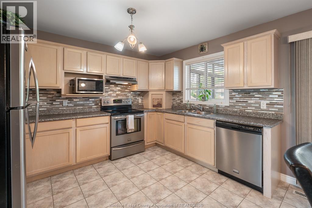 3883 Aristotle Crescent, Windsor, Ontario  N9G 2N9 - Photo 21 - 26022059