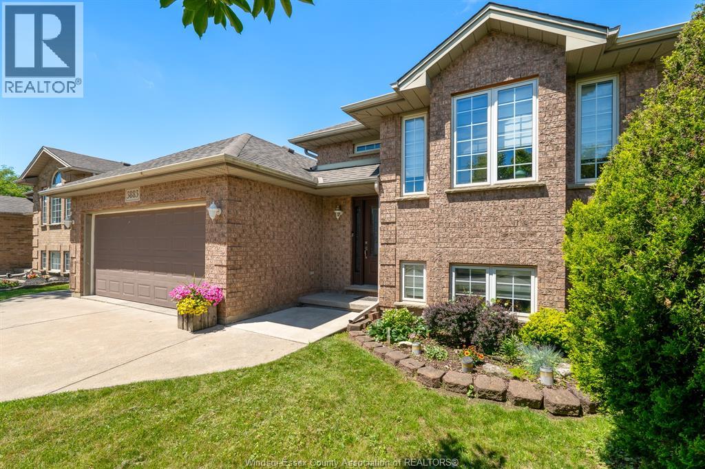 3883 Aristotle Crescent, Windsor, Ontario  N9G 2N9 - Photo 3 - 26022059