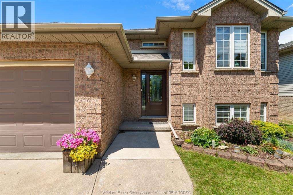 3883 Aristotle Crescent, Windsor, Ontario  N9G 2N9 - Photo 4 - 26022059