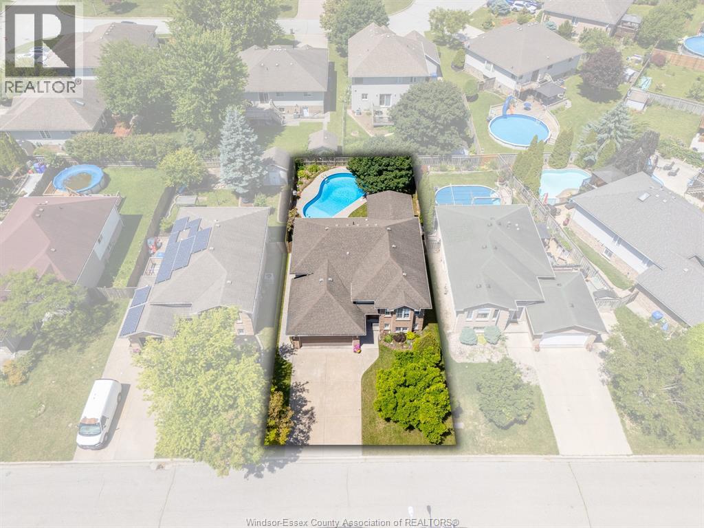 3883 Aristotle Crescent, Windsor, Ontario  N9G 2N9 - Photo 7 - 26022059