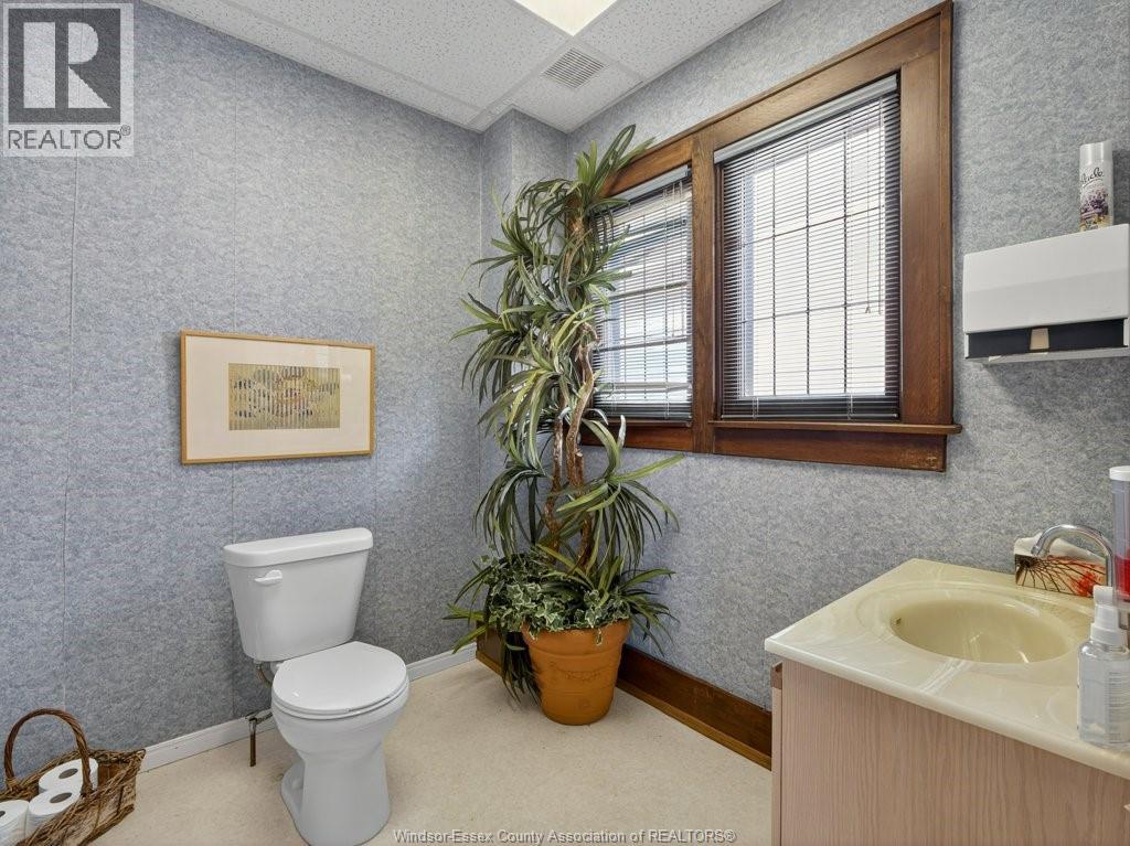 1279 Ouellette Avenue, Windsor, Ontario  N8X 1J3 - Photo 11 - 26022214