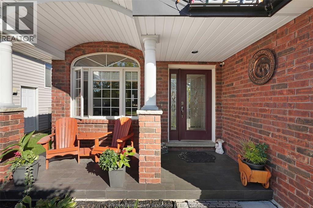 4530 Sassafras, Windsor, Ontario  N9G 3C8 - Photo 2 - 26022213