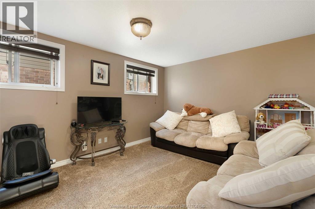 4530 Sassafras, Windsor, Ontario  N9G 3C8 - Photo 22 - 26022213