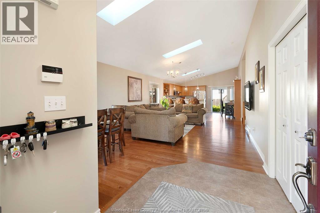 4530 Sassafras, Windsor, Ontario  N9G 3C8 - Photo 4 - 26022213