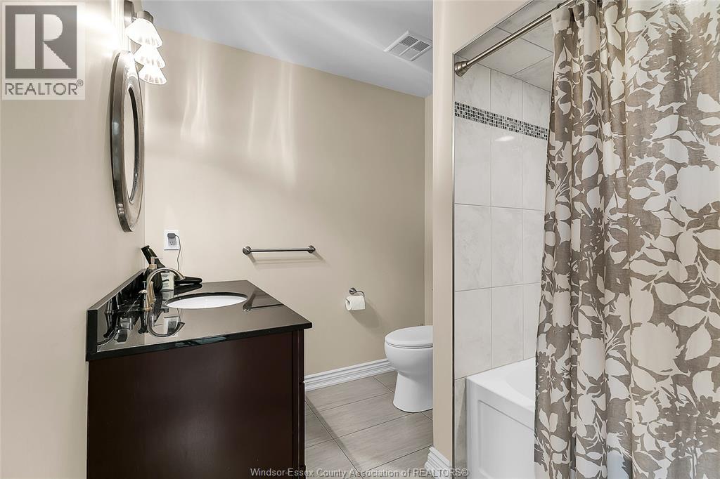 4601 8th Concession Unit# Upper, Maidstone, Ontario  N0R 1K0 - Photo 18 - 26022192