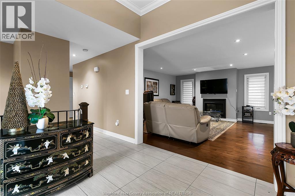 4601 8th Concession Unit# Upper, Maidstone, Ontario  N0R 1K0 - Photo 2 - 26022192