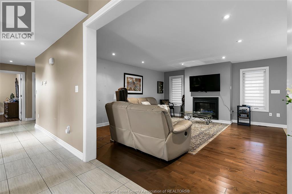 4601 8th Concession Unit# Upper, Maidstone, Ontario  N0R 1K0 - Photo 5 - 26022192