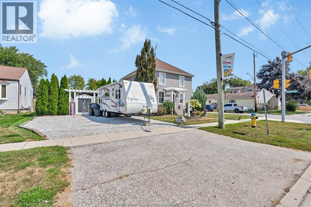 858 Lesperance, Tecumseh, Ontario  M8N 1W7 - Photo 3 - 26022235