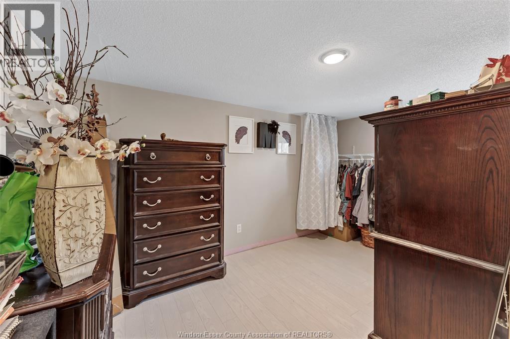 858 Lesperance, Tecumseh, Ontario  M8N 1W7 - Photo 34 - 26022235