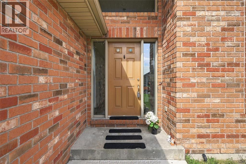 1364 Matthew Crescent, Lakeshore, Ontario  N0R 1A0 - Photo 3 - 26022060