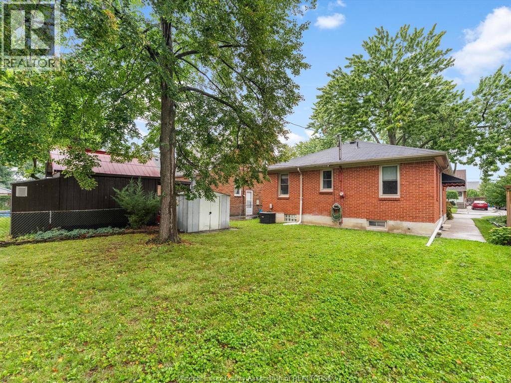 2567 Windermere, Windsor, Ontario  N8W 2T5 - Photo 25 - 26022239
