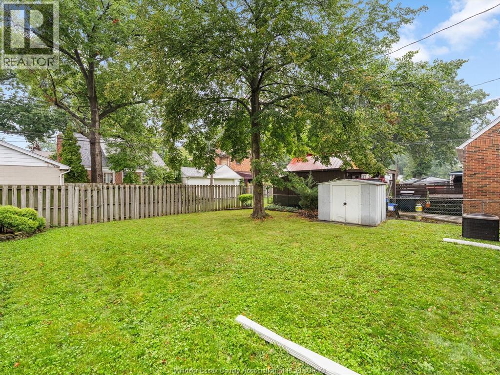 2567 Windermere, Windsor, Ontario  N8W 2T5 - Photo 27 - 26022239