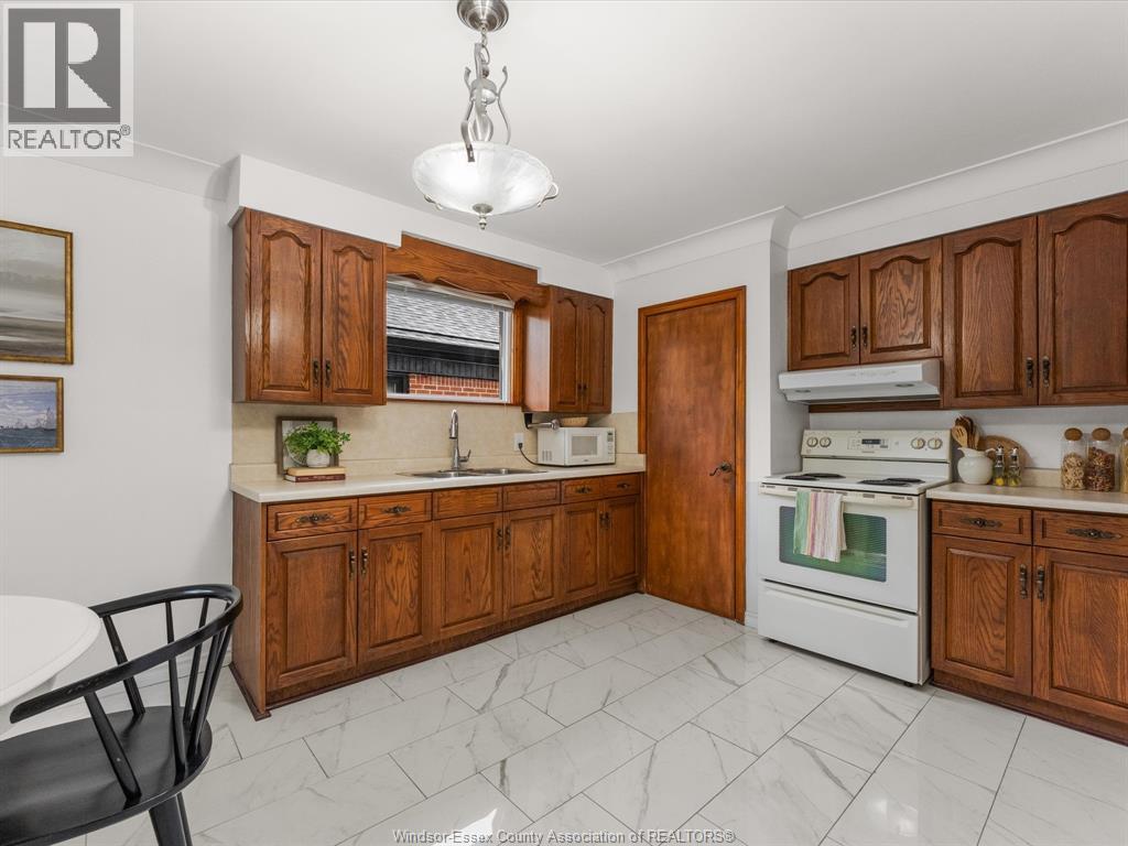2567 Windermere, Windsor, Ontario  N8W 2T5 - Photo 8 - 26022239