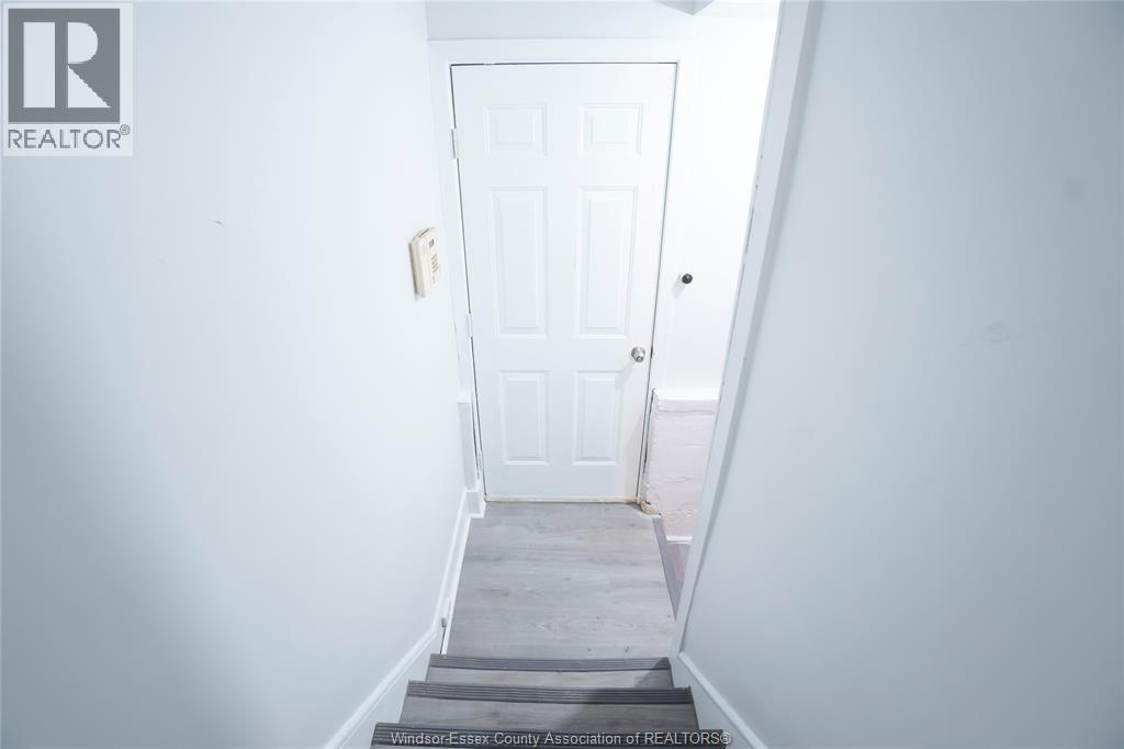 950 Elsmere, Windsor, Ontario  N9A 2A9 - Photo 23 - 26022205