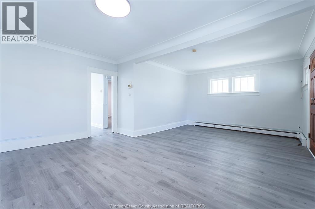 950 Elsmere, Windsor, Ontario  N9A 2A9 - Photo 6 - 26022205