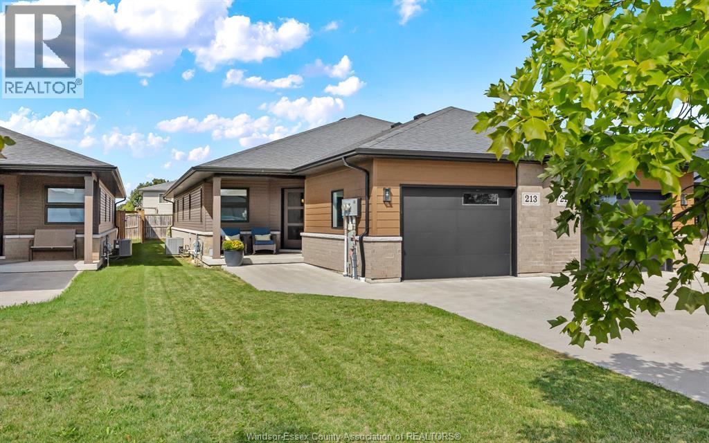 213 Meadowview, Amherstburg, Ontario  N9V 0E9 - Photo 2 - 26022261