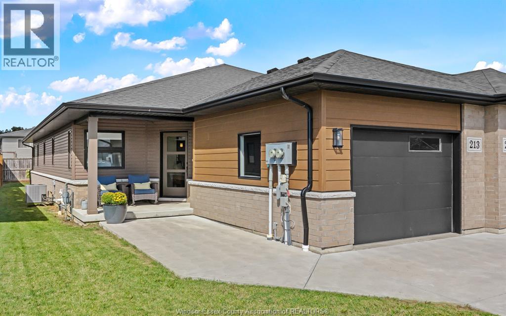 213 Meadowview, Amherstburg, Ontario  N9V 0E9 - Photo 3 - 26022261