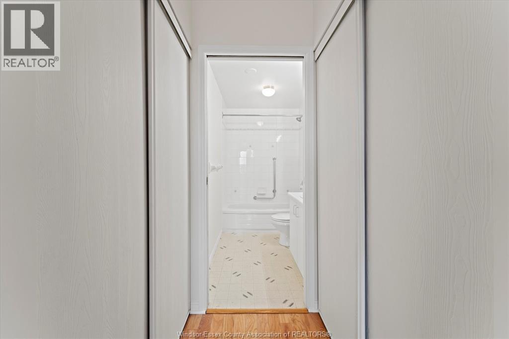 3855 Southwinds Drive Unit# 702, Windsor, Ontario  N9G 2N2 - Photo 18 - 26022226