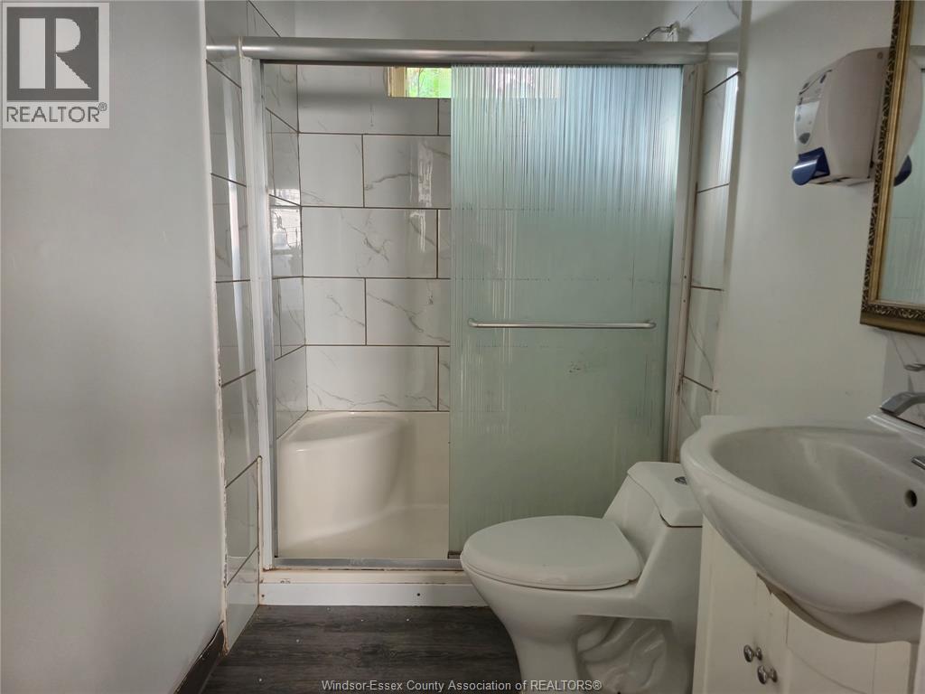 486 Bridge, Windsor, Ontario  N9B 2M4 - Photo 10 - 26022287