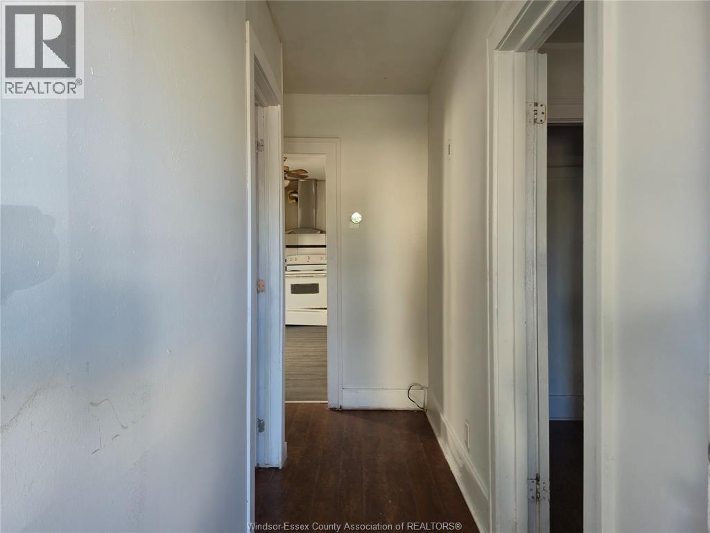 486 Bridge, Windsor, Ontario  N9B 2M4 - Photo 2 - 26022287