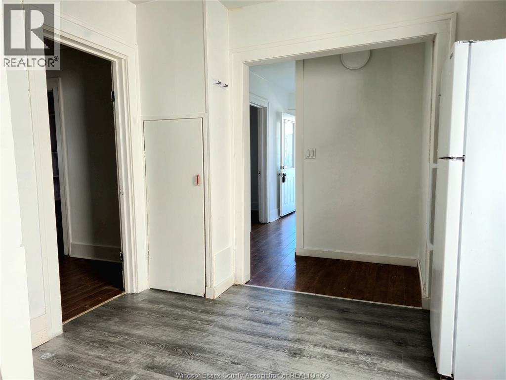 486 Bridge, Windsor, Ontario  N9B 2M4 - Photo 3 - 26022287