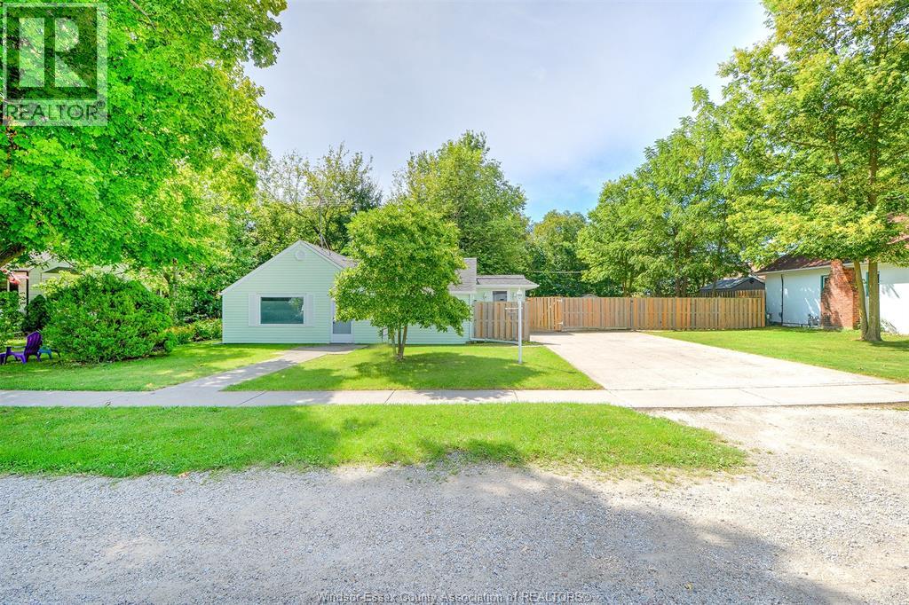 233 Centre Street East, Harrow, Ontario  N0R 1G0 - Photo 2 - 26022293