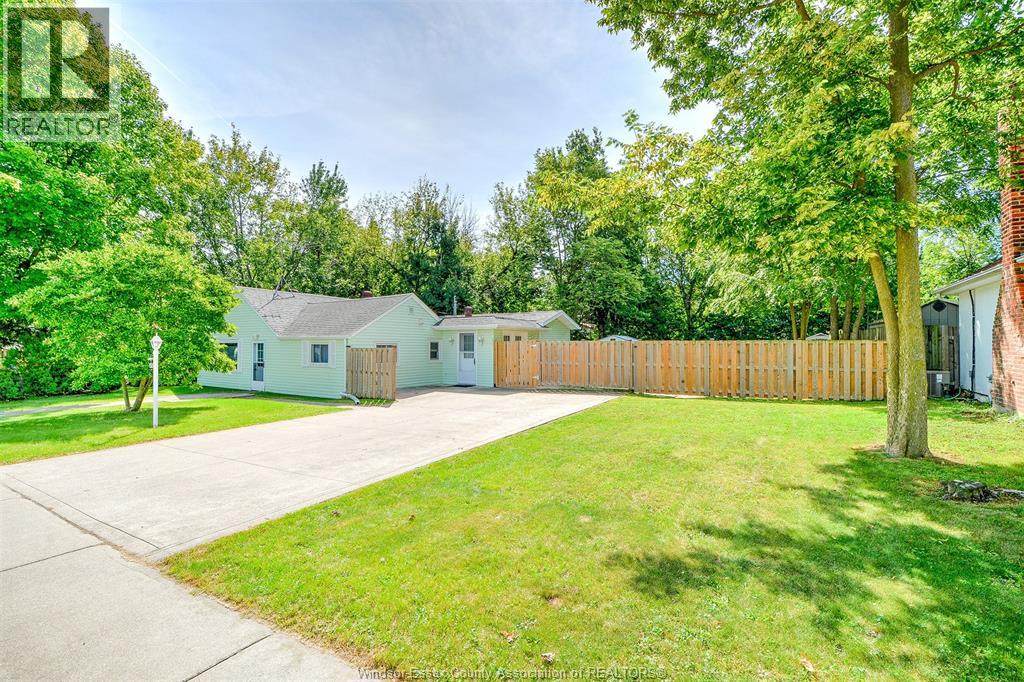 233 Centre Street East, Harrow, Ontario  N0R 1G0 - Photo 3 - 26022293