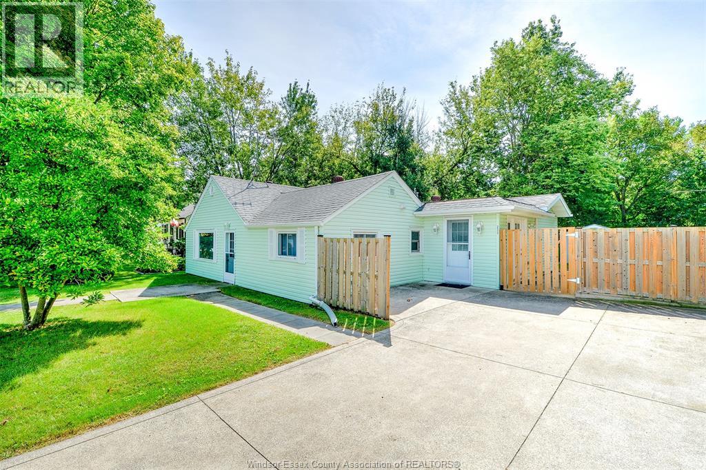 233 Centre Street East, Harrow, Ontario  N0R 1G0 - Photo 4 - 26022293