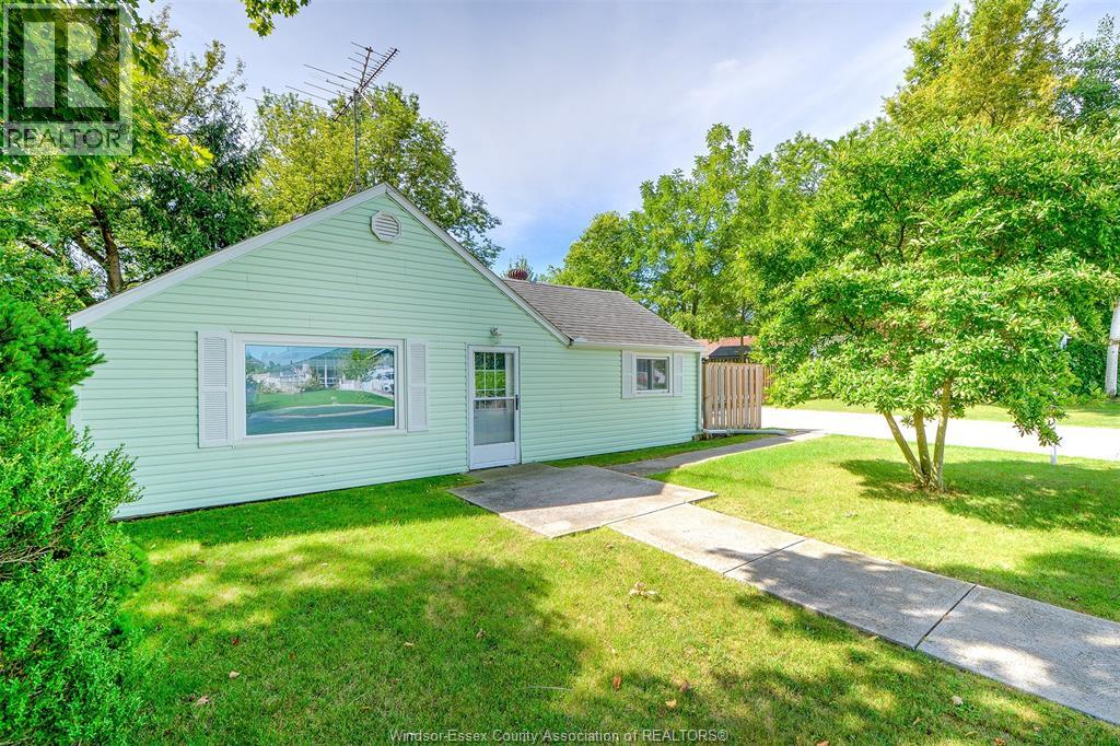 233 Centre Street East, Harrow, Ontario  N0R 1G0 - Photo 5 - 26022293