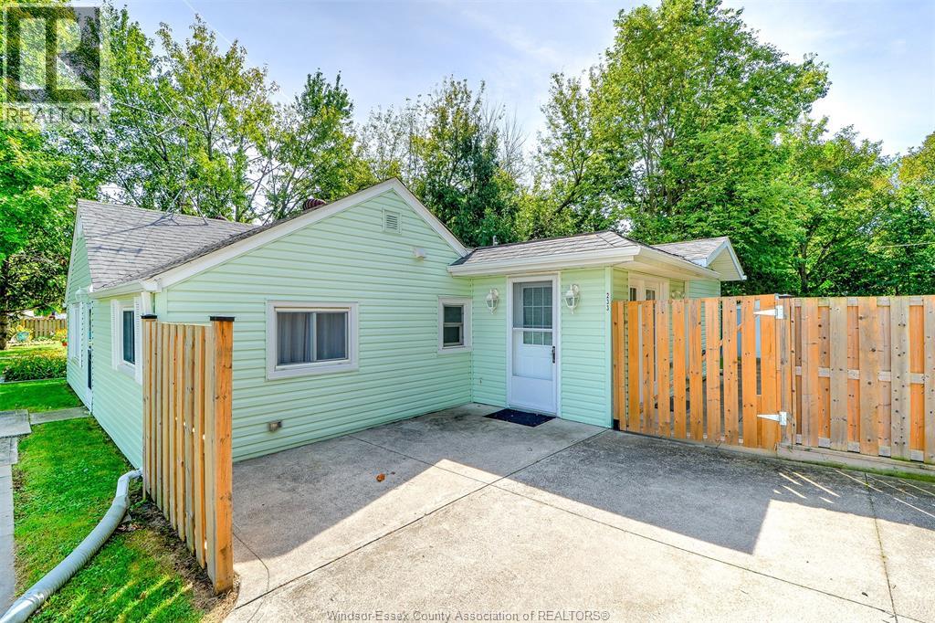 233 Centre Street East, Harrow, Ontario  N0R 1G0 - Photo 6 - 26022293