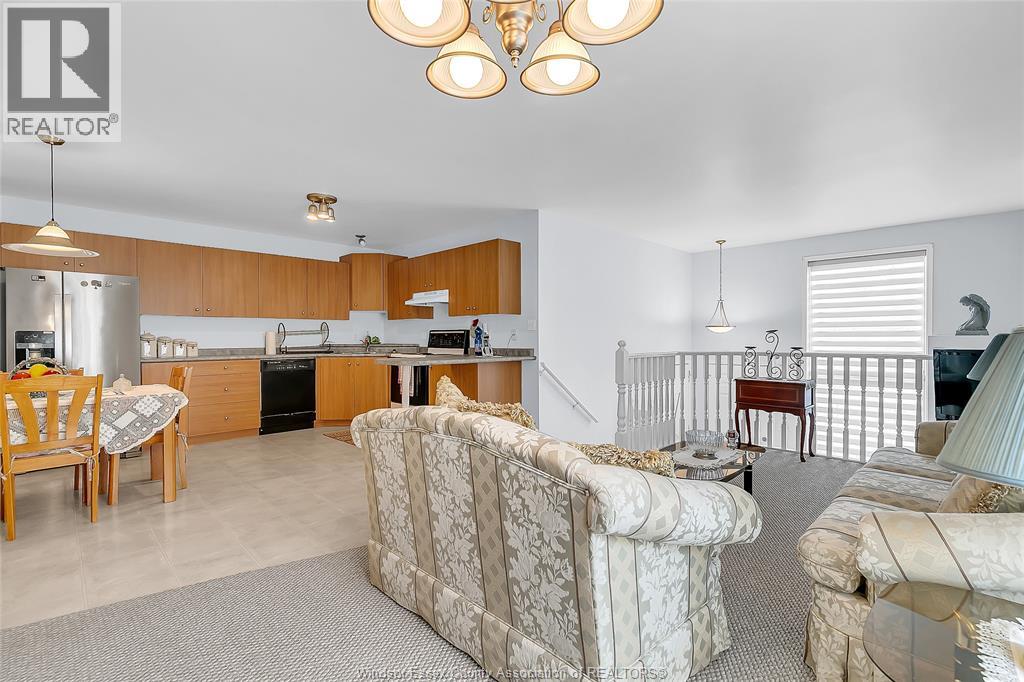496 Merrill Avenue, Lasalle, Ontario  N9J 3N7 - Photo 6 - 26022298