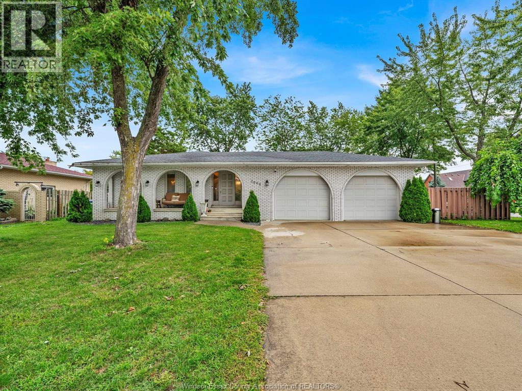 2068 Lesperance, Tecumseh, Ontario