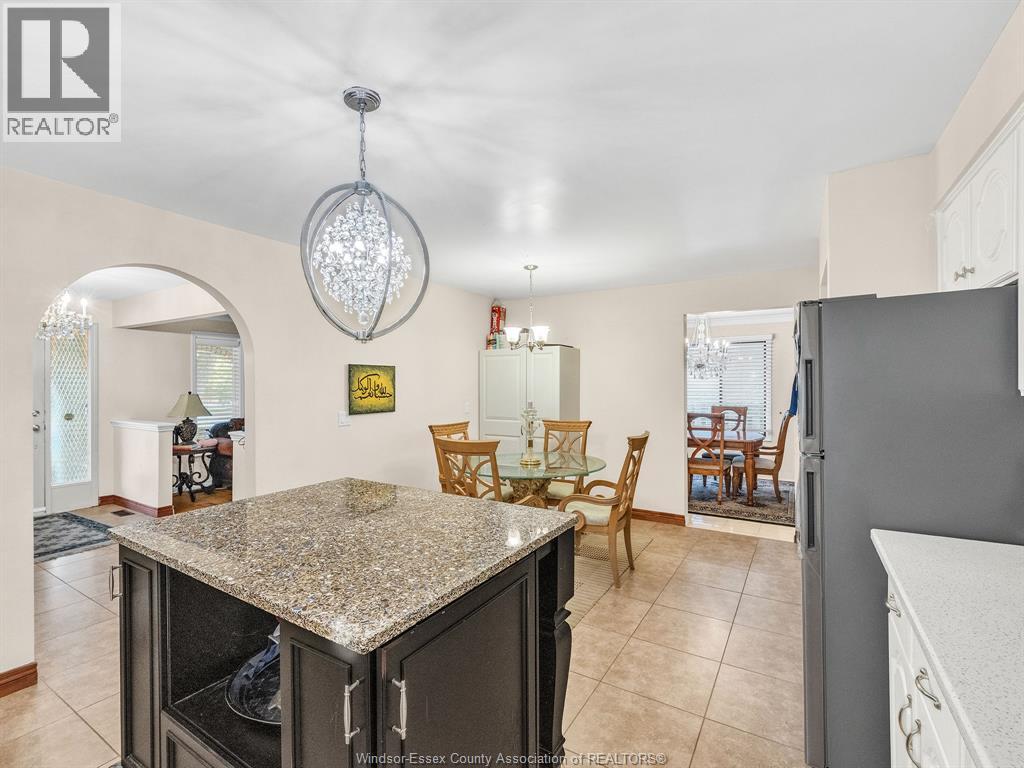 2068 Lesperance, Tecumseh, Ontario  N8N 2N4 - Photo 16 - 26022303
