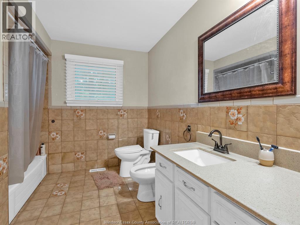 2068 Lesperance, Tecumseh, Ontario  N8N 2N4 - Photo 19 - 26022303