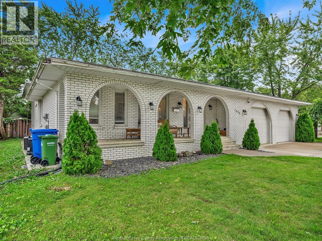 2068 Lesperance, Tecumseh, Ontario  N8N 2N4 - Photo 36 - 26022303