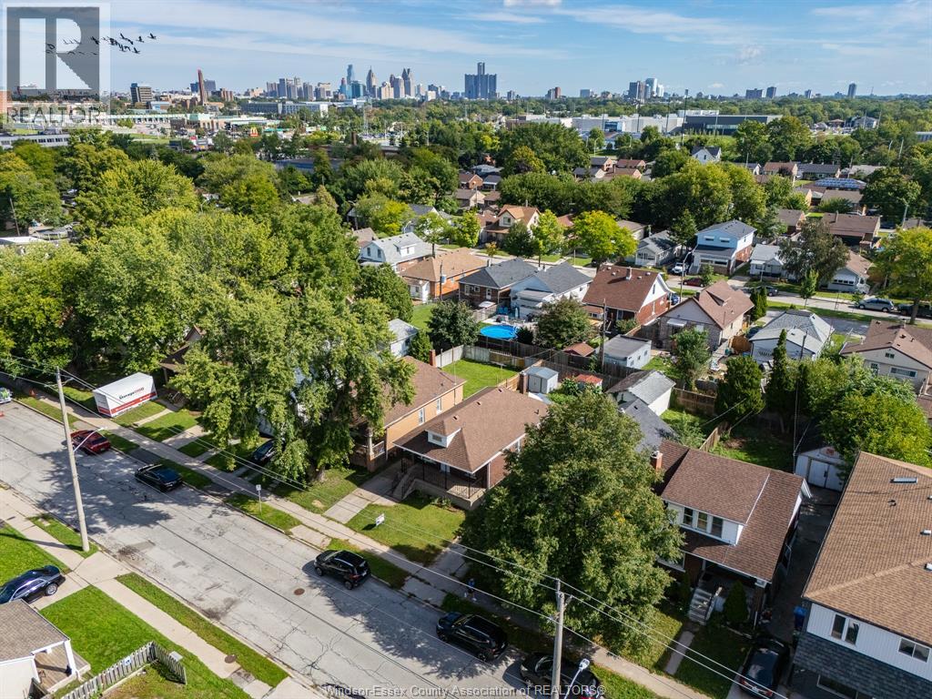 1052 Felix Avenue, Windsor, Ontario  N9C 3L5 - Photo 8 - 26022300