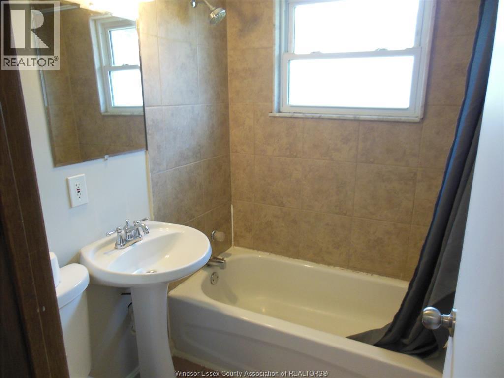 1105 Harrison, Windsor, Ontario  N9C 3J4 - Photo 10 - 26022319