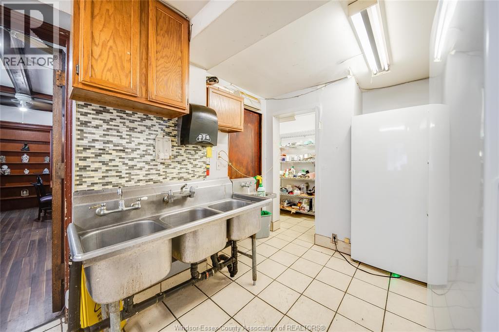 801 Victoria Avenue, Windsor, Ontario  N9A 4N5 - Photo 14 - 26022289