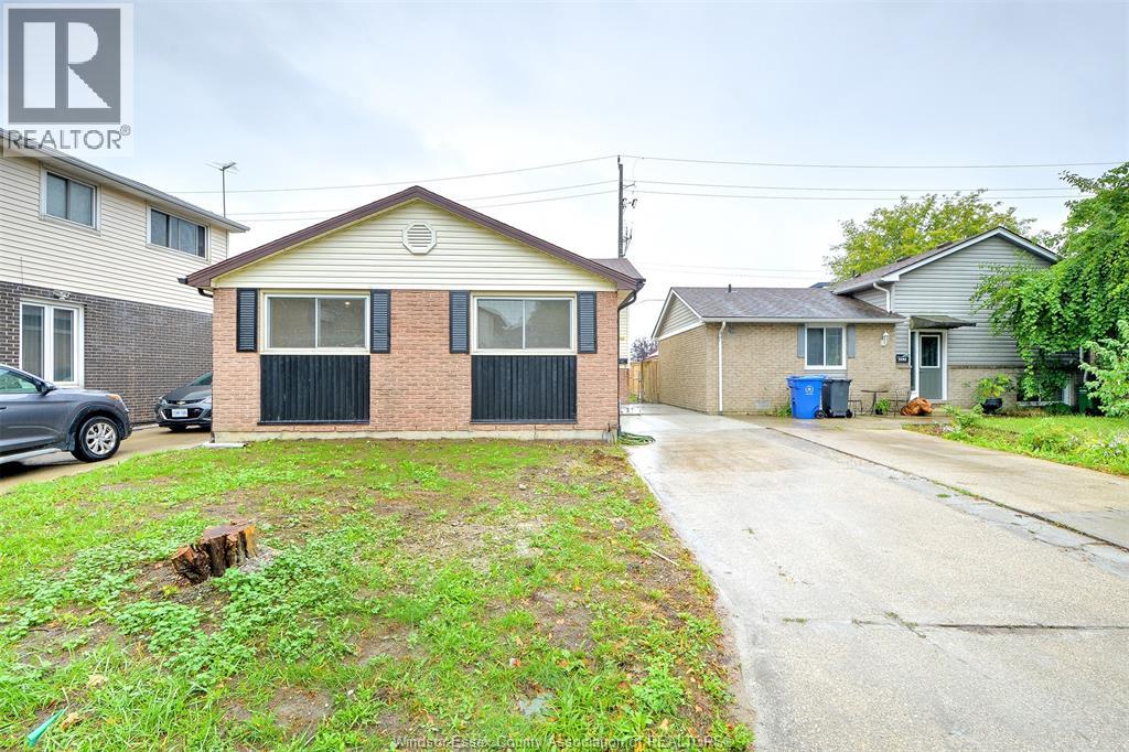 1411 BAYSWATER CRESCENT, Windsor, Ontario