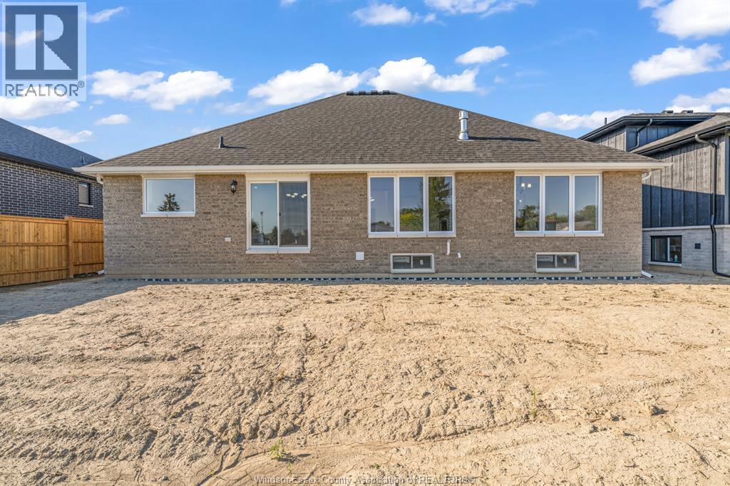 12175 Ducharme Lane, Mcgregor, Ontario  N0R 1J0 - Photo 6 - 26022316