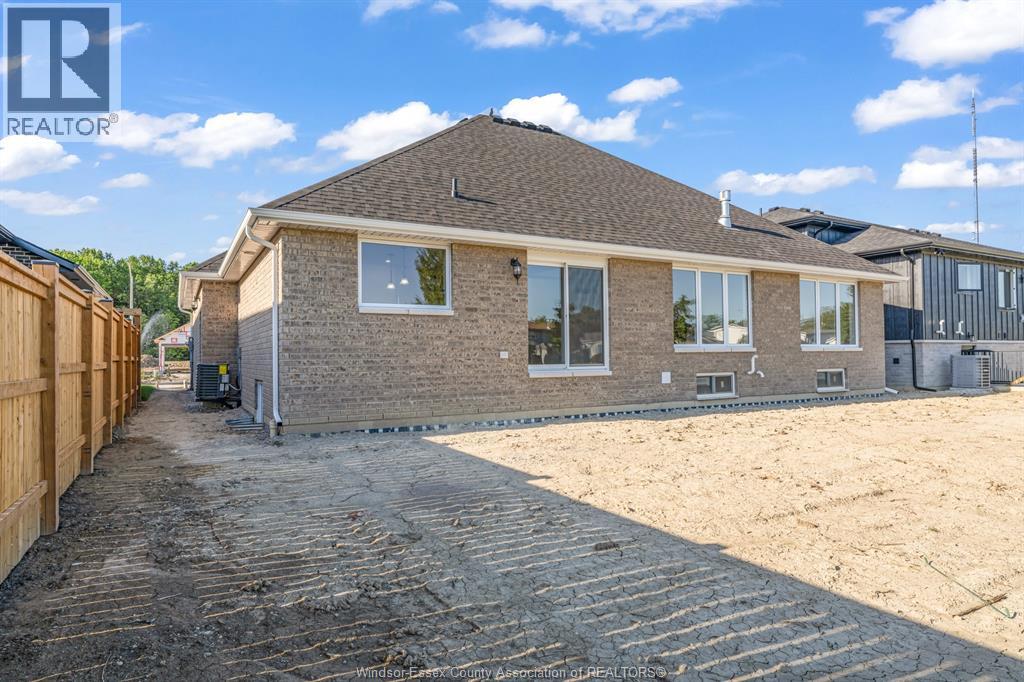 12175 Ducharme Lane, Mcgregor, Ontario  N0R 1J0 - Photo 7 - 26022316