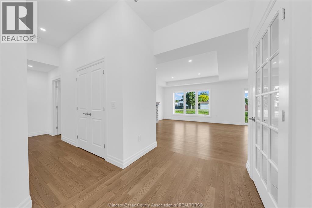 12175 Ducharme Lane, Mcgregor, Ontario  N0R 1J0 - Photo 9 - 26022316