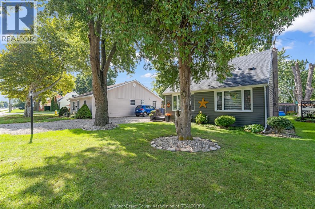 44 Hanlan Street North, Essex, Ontario  N8M 1J9 - Photo 3 - 26022337