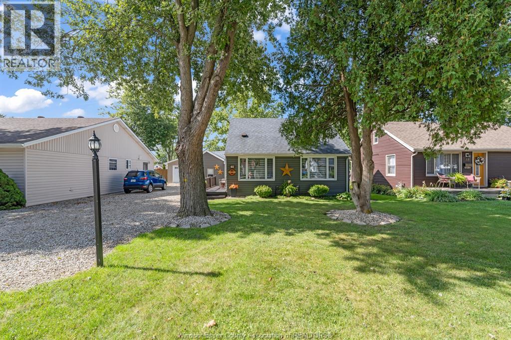 44 Hanlan Street North, Essex, Ontario  N8M 1J9 - Photo 4 - 26022337