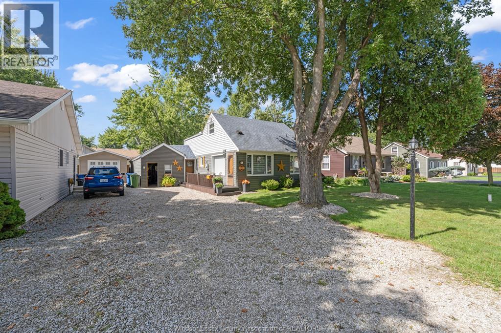 44 Hanlan Street North, Essex, Ontario  N8M 1J9 - Photo 5 - 26022337