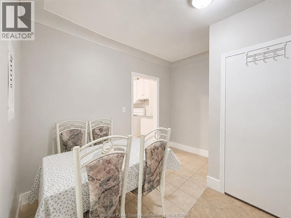 902 Elsmere Avenue, Windsor, Ontario  N9A 2A9 - Photo 3 - 26022363