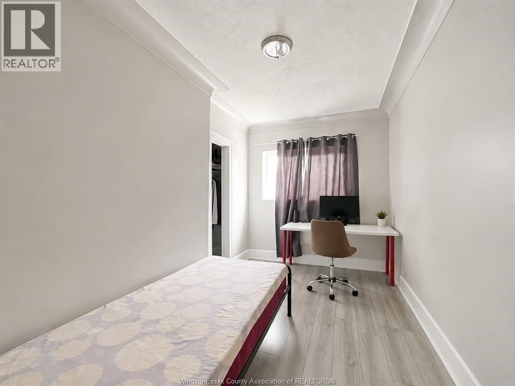 902 Elsmere Avenue, Windsor, Ontario  N9A 2A9 - Photo 9 - 26022363