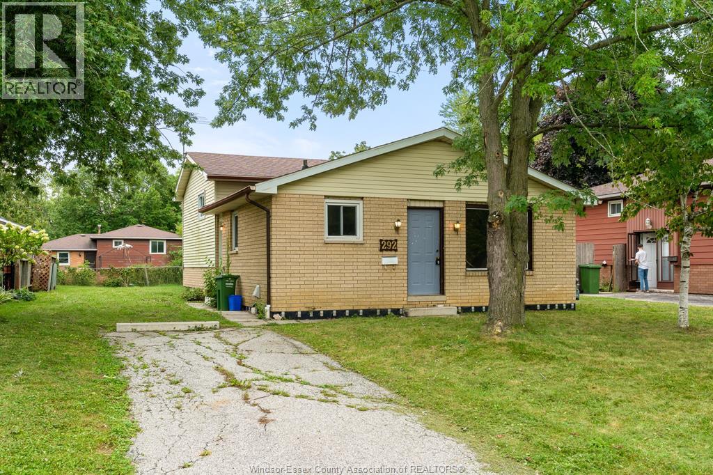 292 KELLY ST, Essex, Ontario