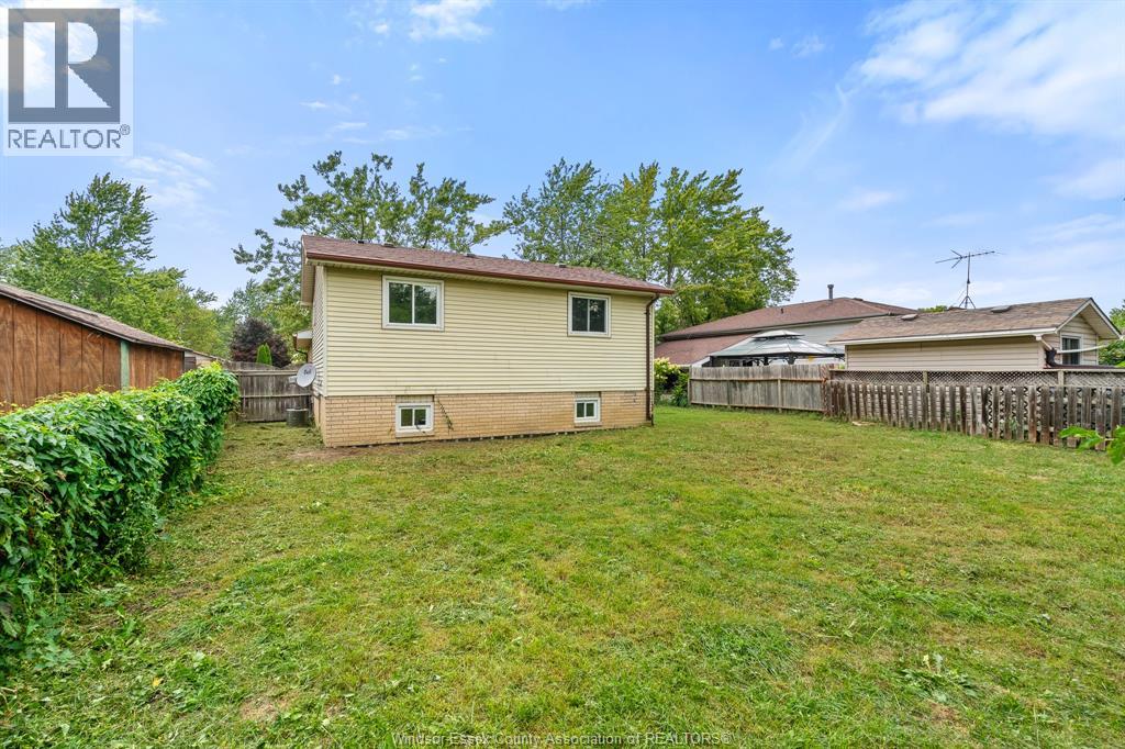 292 Kelly St, Essex, Ontario  N8M 1V3 - Photo 12 - 26022323