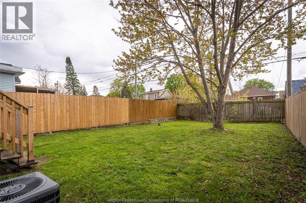 1015 Oak, Windsor, Ontario  N9A 5G5 - Photo 13 - 26022352